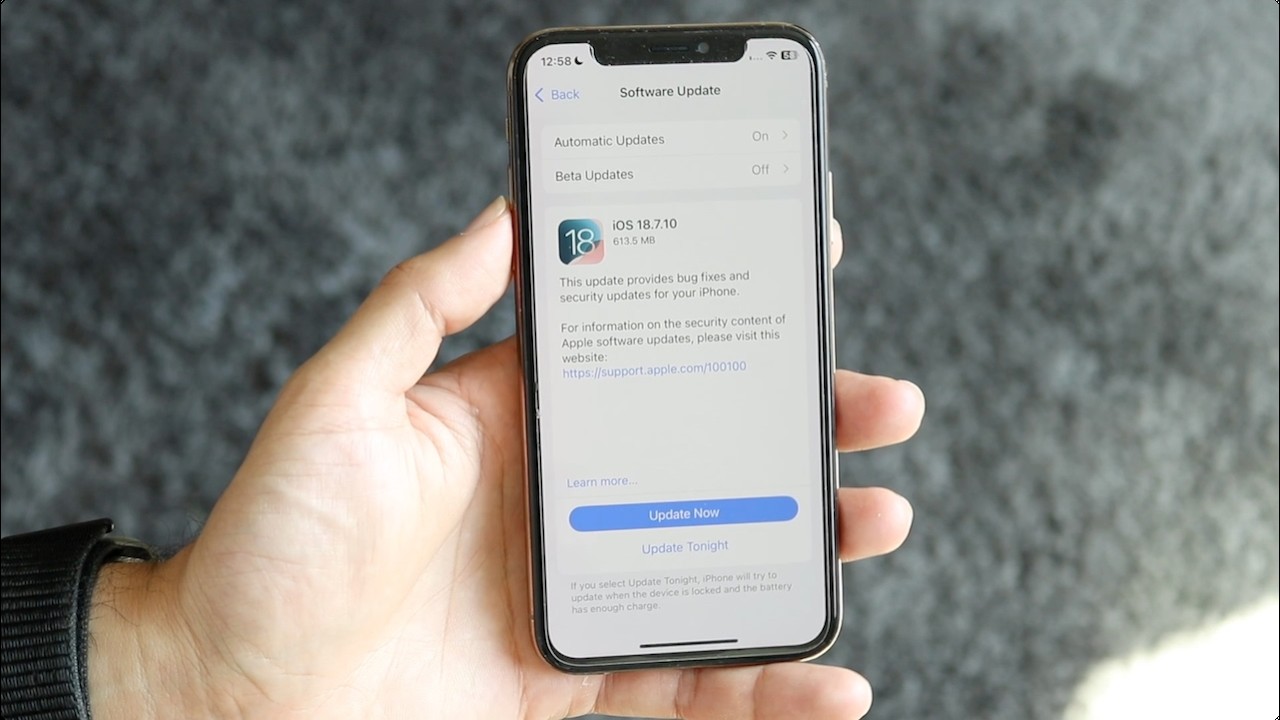 iPhone XS на iOS 18.7.10! (Обзор)