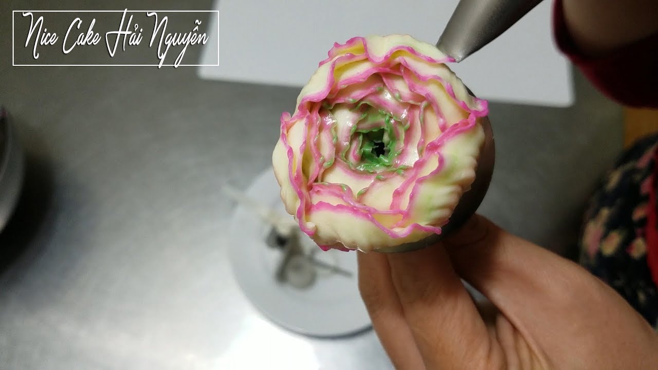 Hướng Dẫn Bắt Hoa Mẫu Đơn Với Kem Bơ Hàn Quốc - How to pipe a Closed Peony with  Korea Buttercream