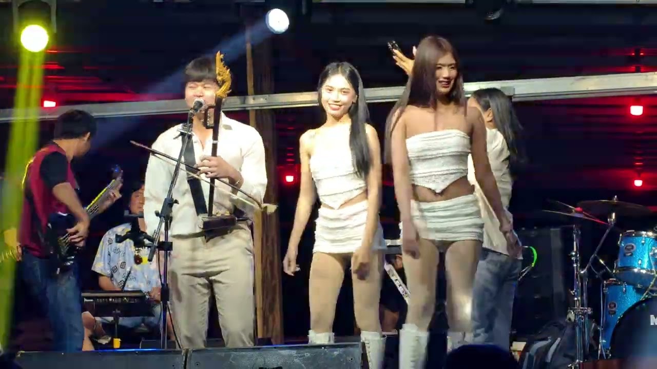 จังหวะรำสนุก ของวัยรุ่นหนุ่มสาว กันตรึมแสดงสด