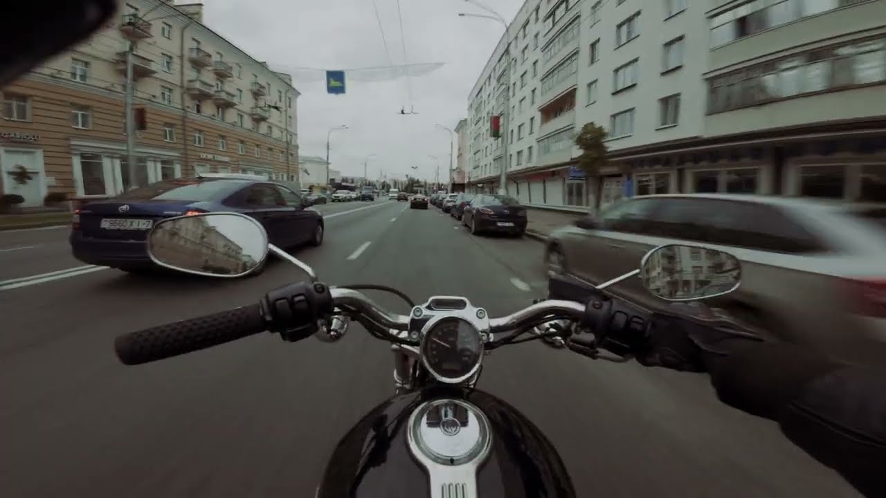 Autumn ride around the city on a Sportster 1200c