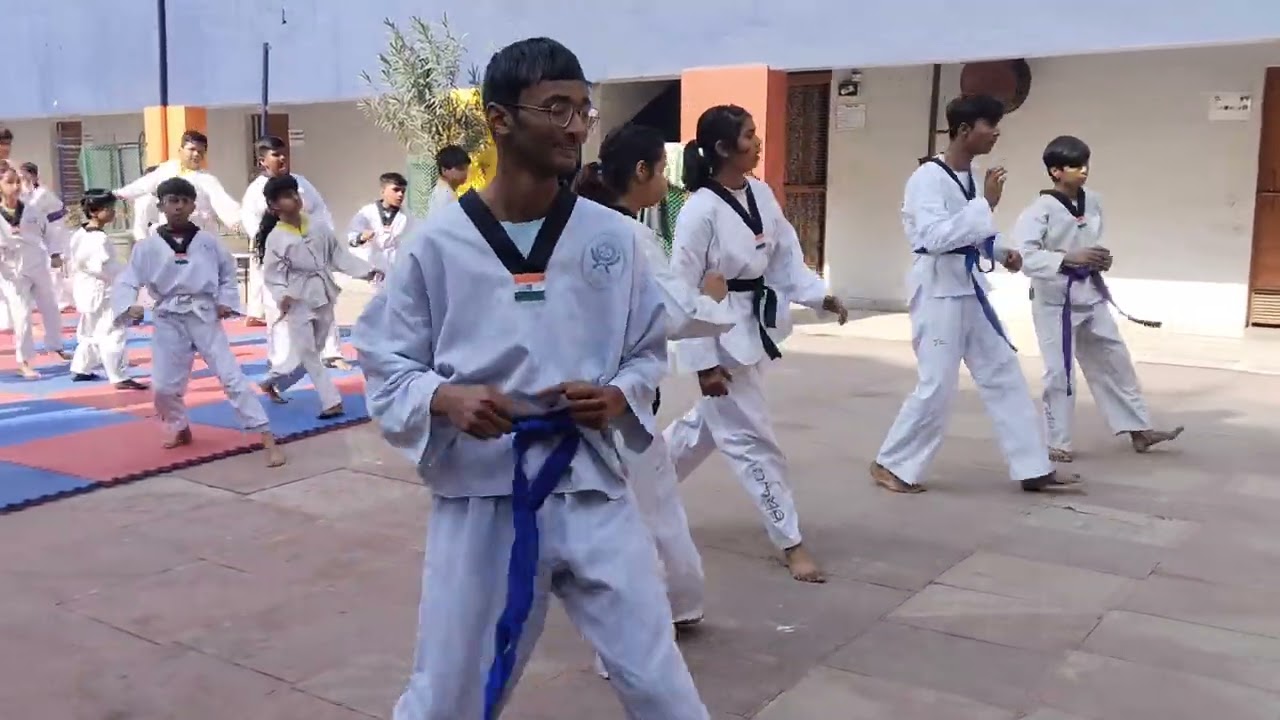 Sjkd out to in kick 