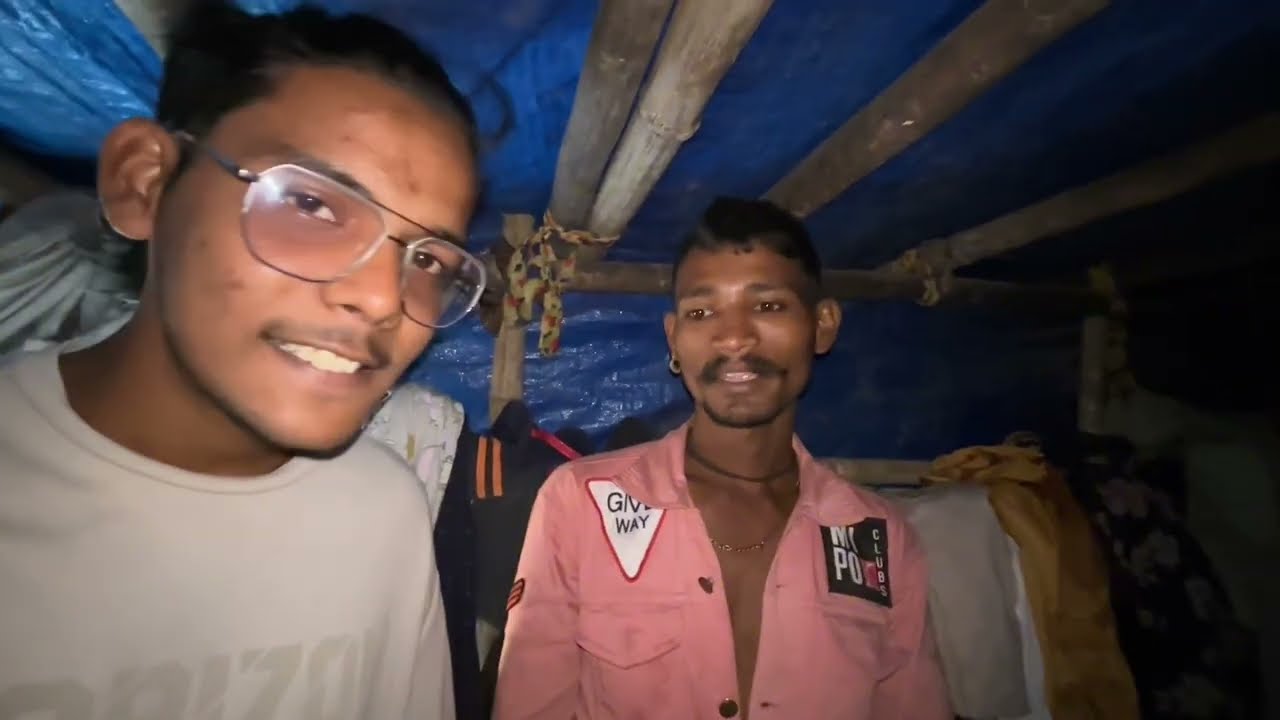 मुंबई की फुटपाथ पर जवान लड़कियाँ 😱|| Mumbai Footpath| Mumbai Slum Area| Mumbai vlog | slum life