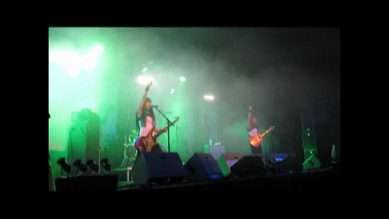 Shonen Knife - Blitzkrieg Bop - Summer Sundae 2011