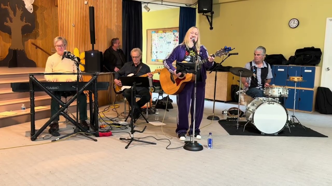 The King Of Love Is Born-performed by Deanna D’Amico-White, and “For His Name Sake worship band. ￼