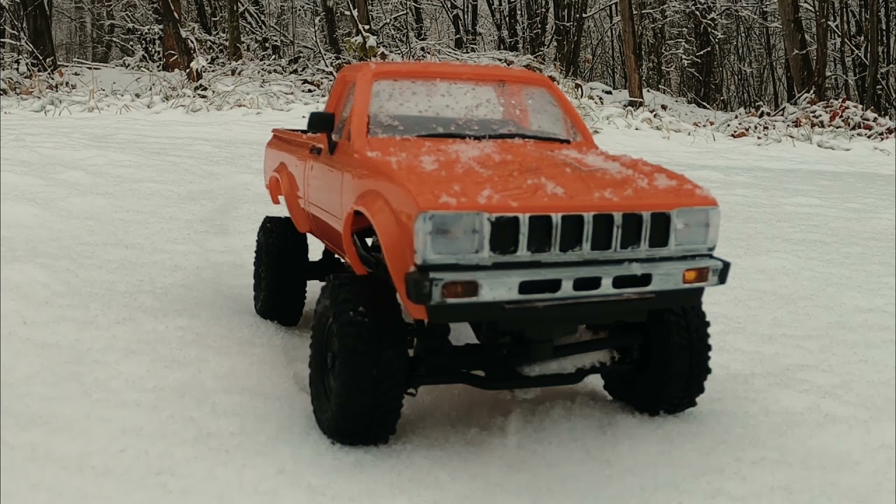 RC4WD 1/24 TRAIL FINDER driven no unboxing - powered by a RC4WD Warn Motor - Snow