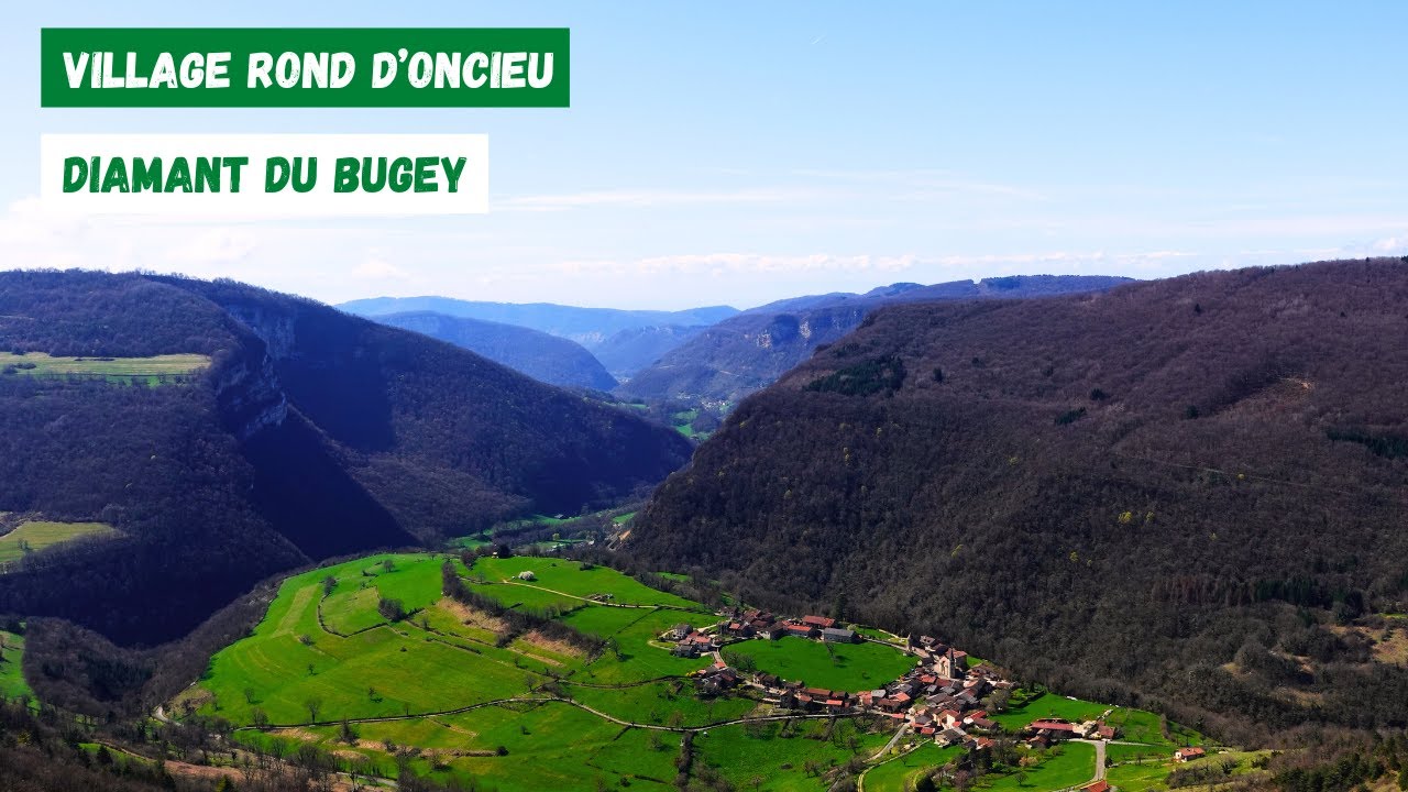 Village d'Oncieu depuis la croix d'Évosges - Randonnée Ain (19 mars 2024)