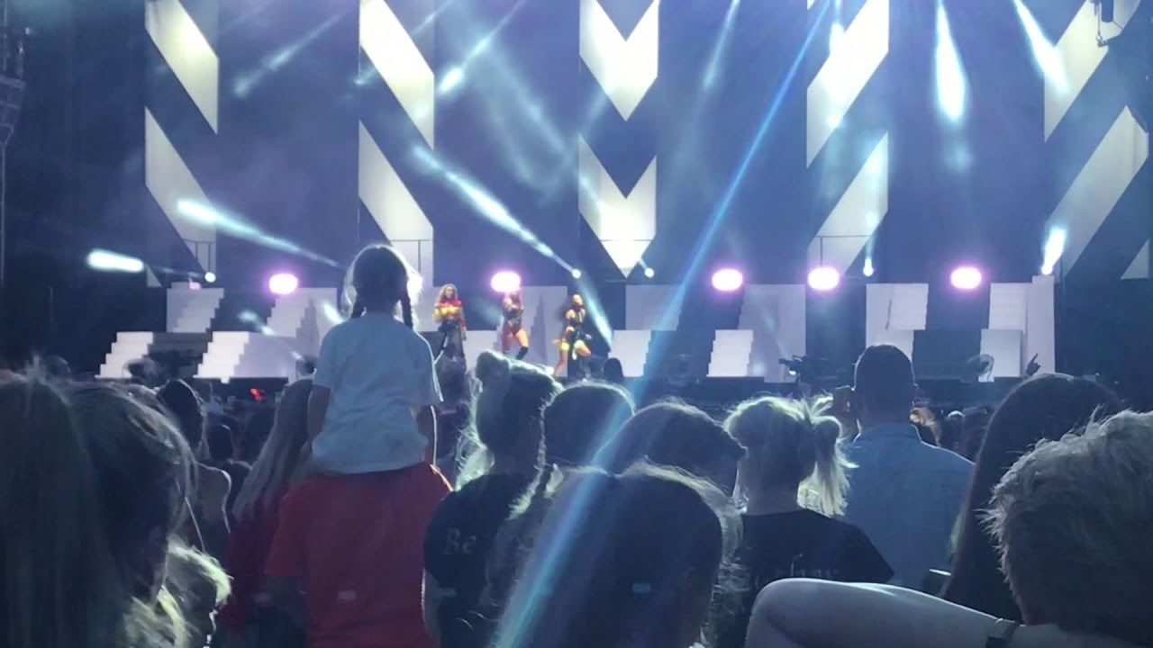 Little Mix - Shout Out to My Ex (Bolton - Macron Stadium (14/07/18)