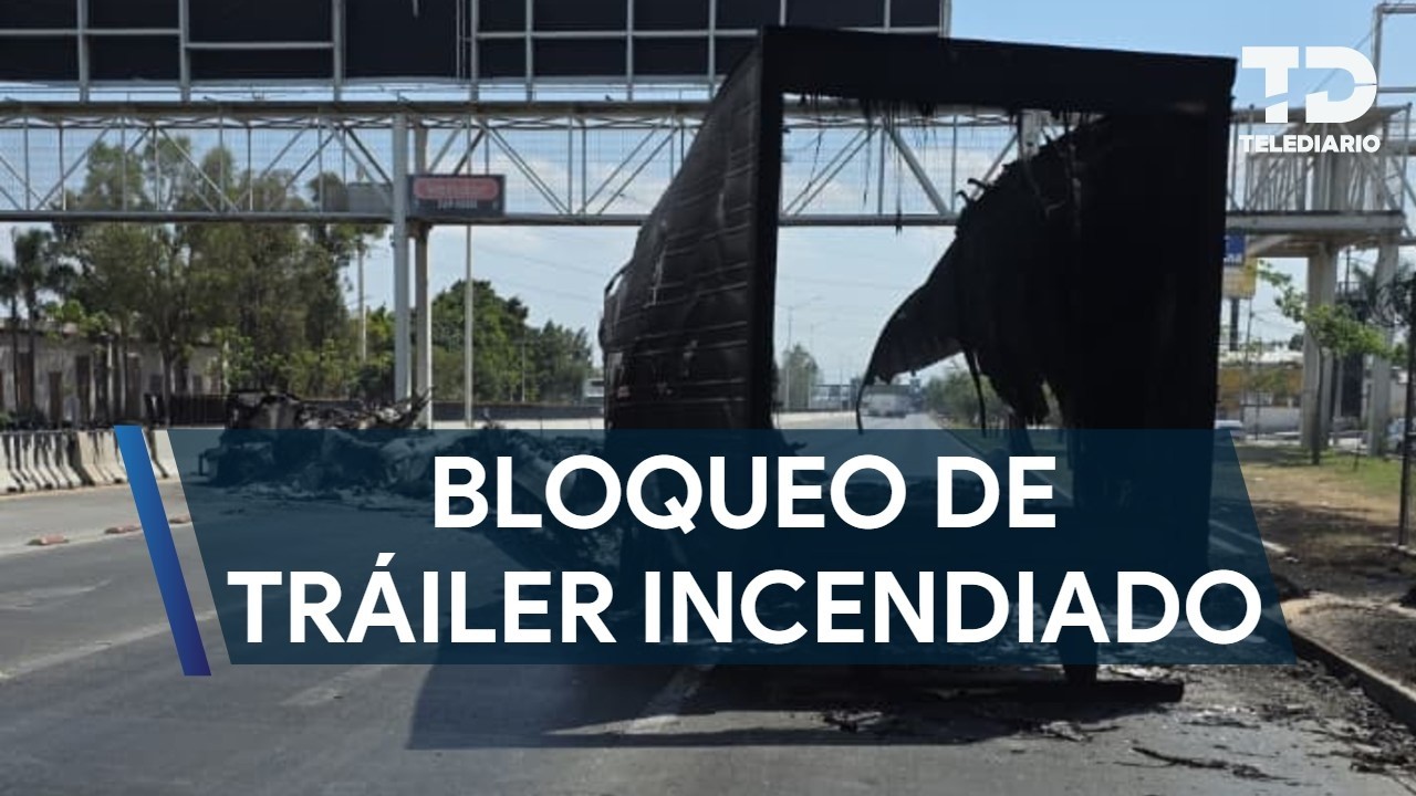 Tráiler incendiado bloquea Periférico y Mariano Otero en Zapopan