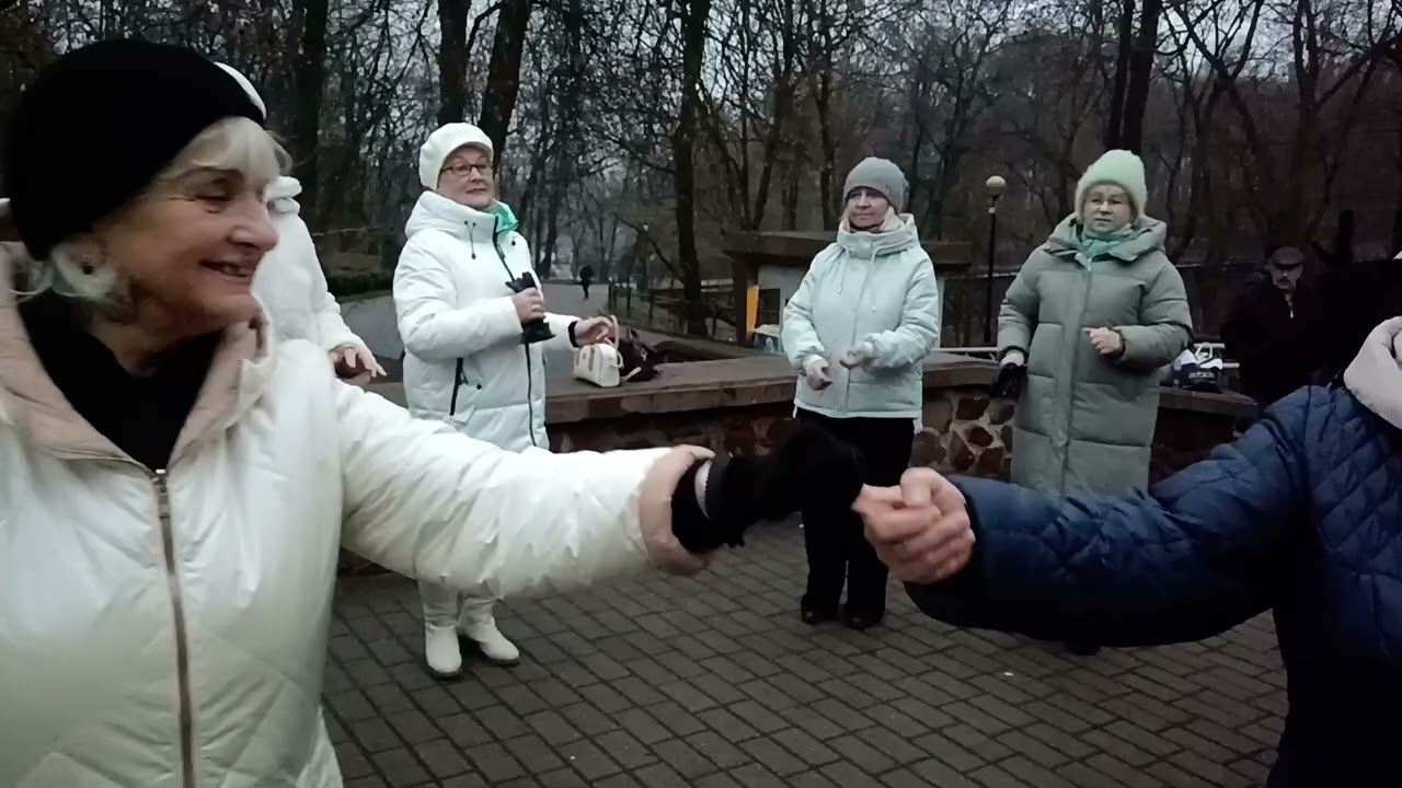 Букет из белых роз....29.11.25 Гомель парк Луначарского 🥰💫
