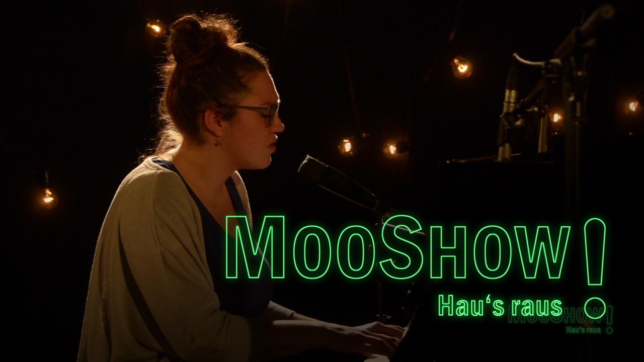 Second Floor - Hannah and the neighbours - MooShow