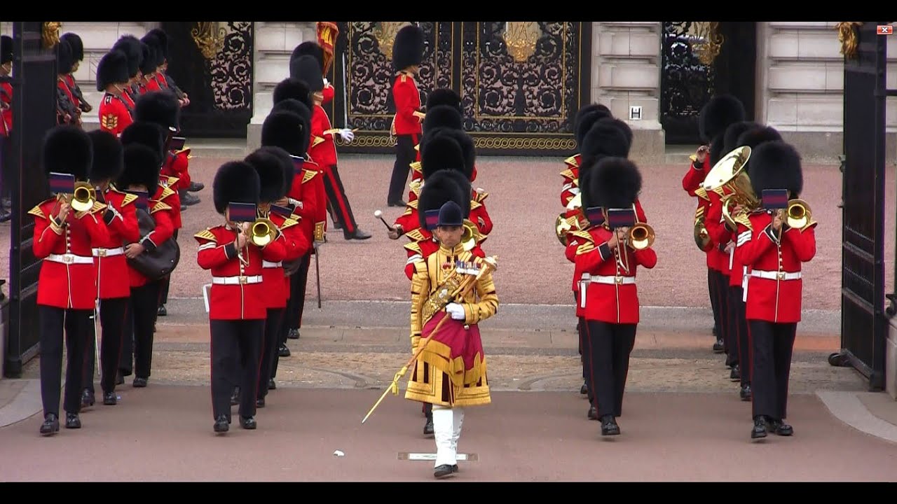Changing The Queen's Guard - Grenadier Guards Band + Corps of Drums -
10 June 2015
