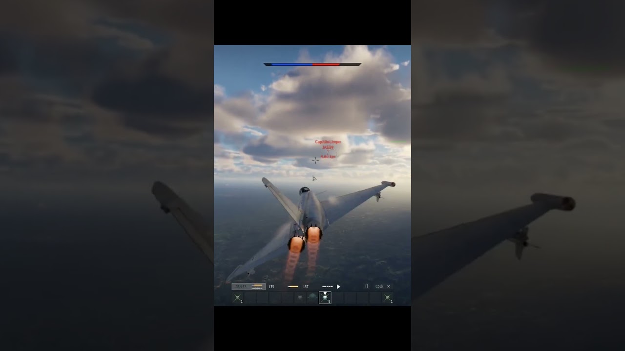 Flying away from the jet💀 #warthunder