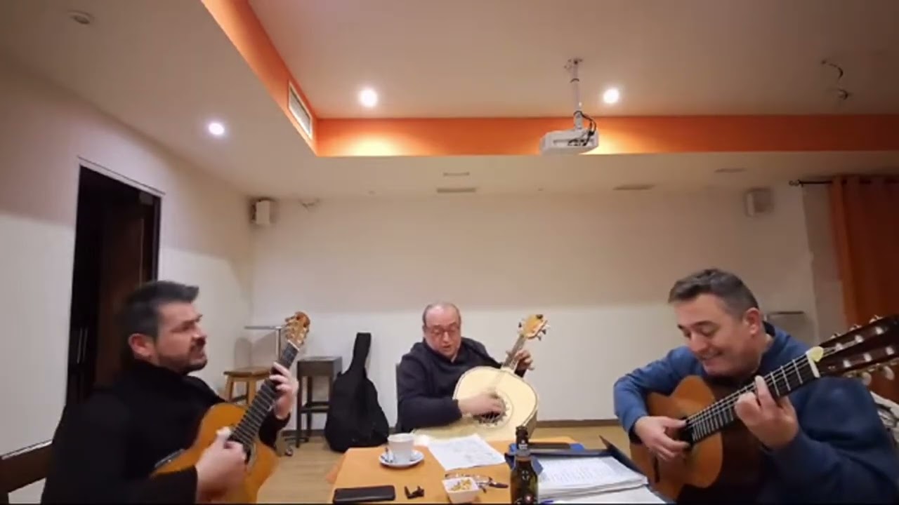 ESOS OJITOS NEGROS