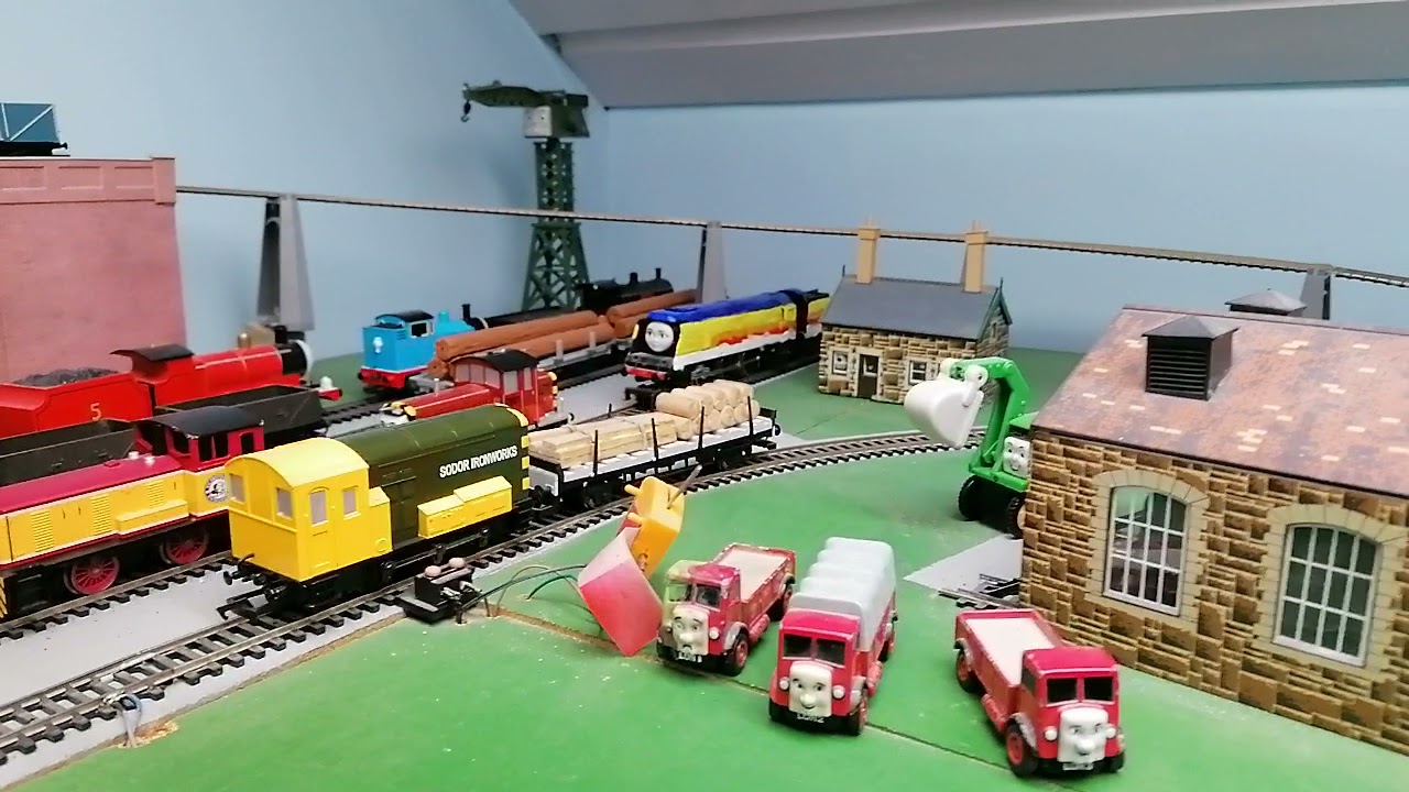 Bachmann Bert pushing the flat bed truck