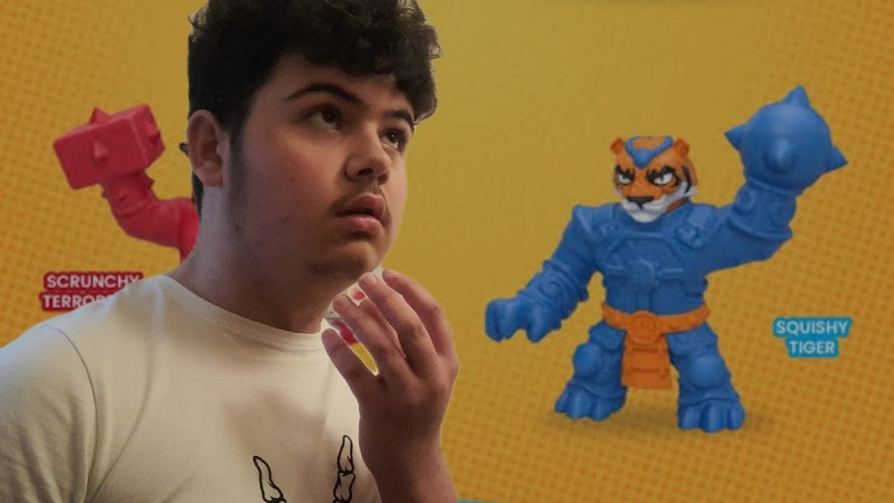Goojitzu Smash Strikerz Review.