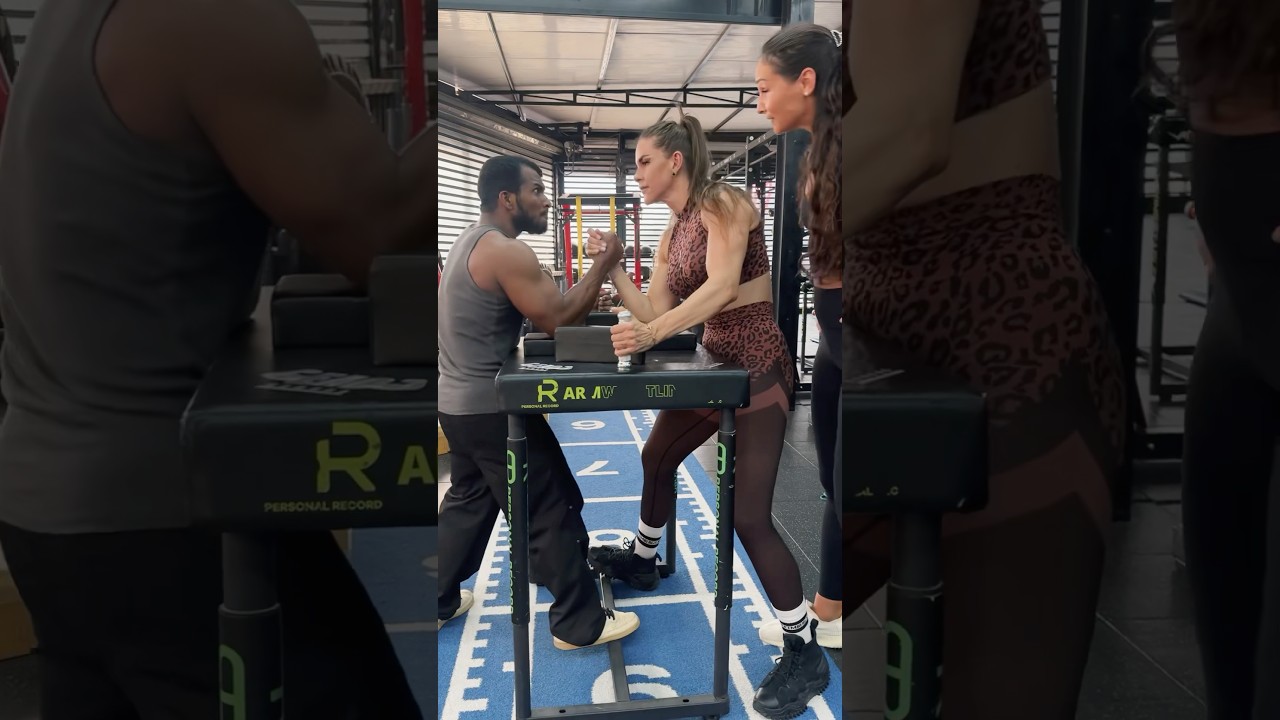 #armwrestling with #strongwomen #shorts @sharif_2is #funny