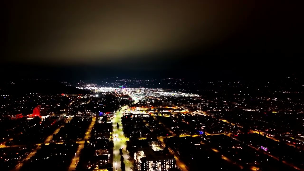 Kelowna looks amazing at night