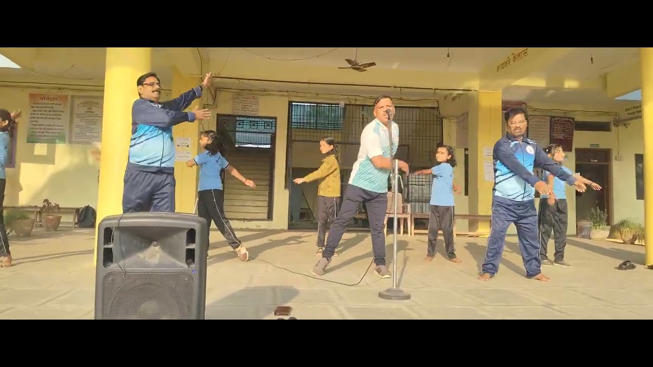 आज बुधवार सर्व विद्यार्थ्यांचे सामूहिक कवायात घेण्यात आलं. 31.12.2025.