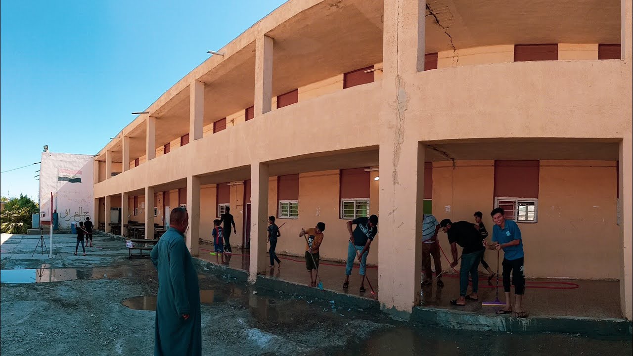 لليوم الثاني على التوالي استمرار حملة تنظيف المدارس التي دعا إليها السيد مقتدى الصدر