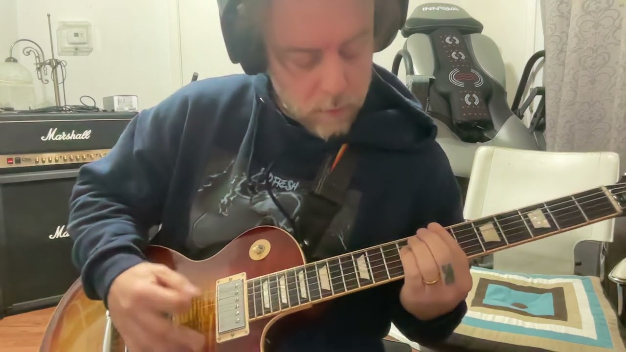 New Riff using Boss MT-2W, CE-5 & Gamma Atlas #boss #stompbox #gamma #steinbergUR44C #riffs