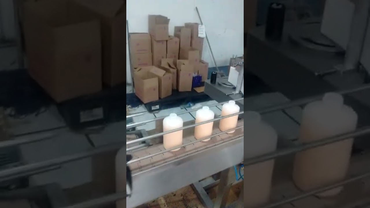 Llenadora volum&eacute;trica de 4 v&aacute;lvulas