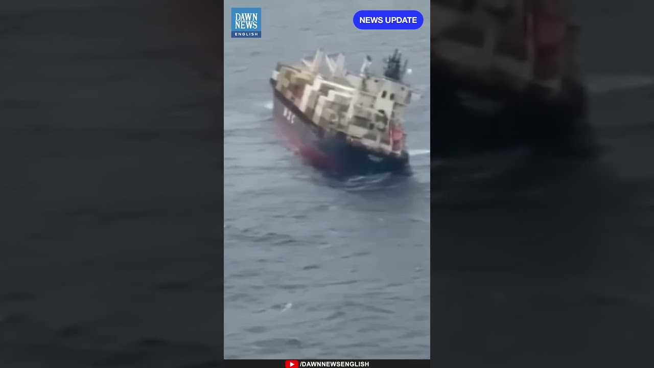 India Battles Major Oil Spill Off Kerala Coast After MSC ELSA 3 Sinks | Dawn News English