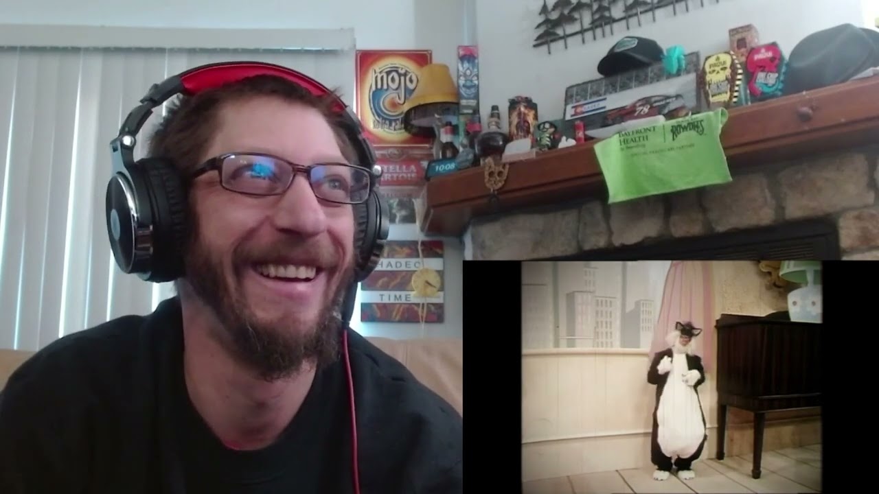 American Reacts | Morecambe & Wise - I Tawt i Taw a Puddy Tat