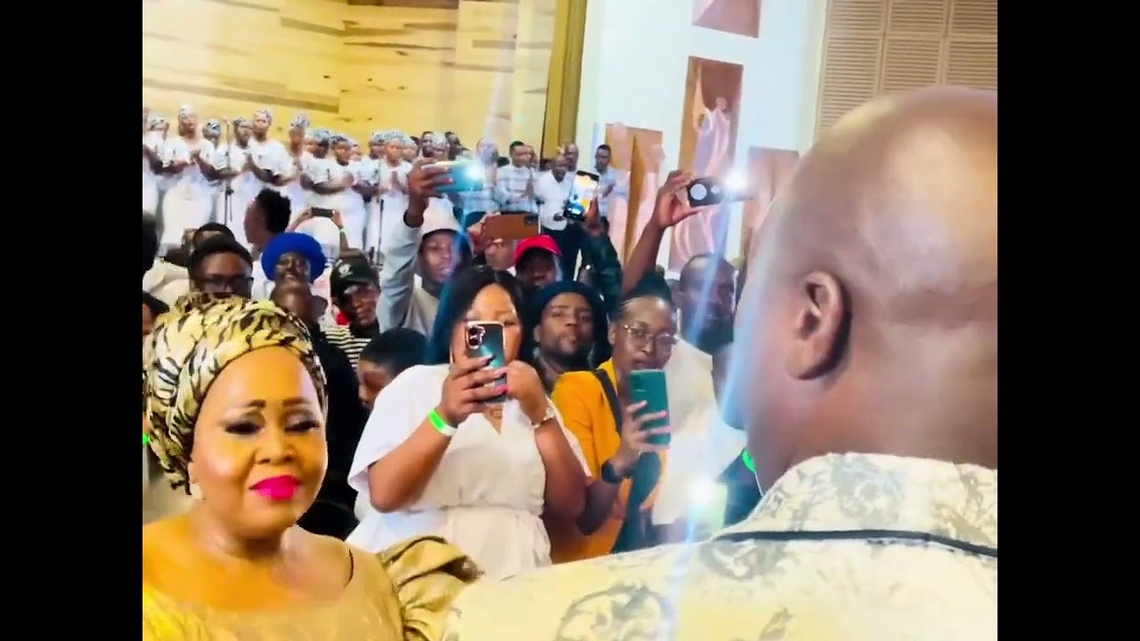 Balatedi ft Winnie Mashaba o bue hle mongadi