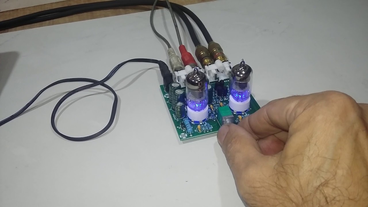 Teste placa pr&eacute; amplificador valvulado
