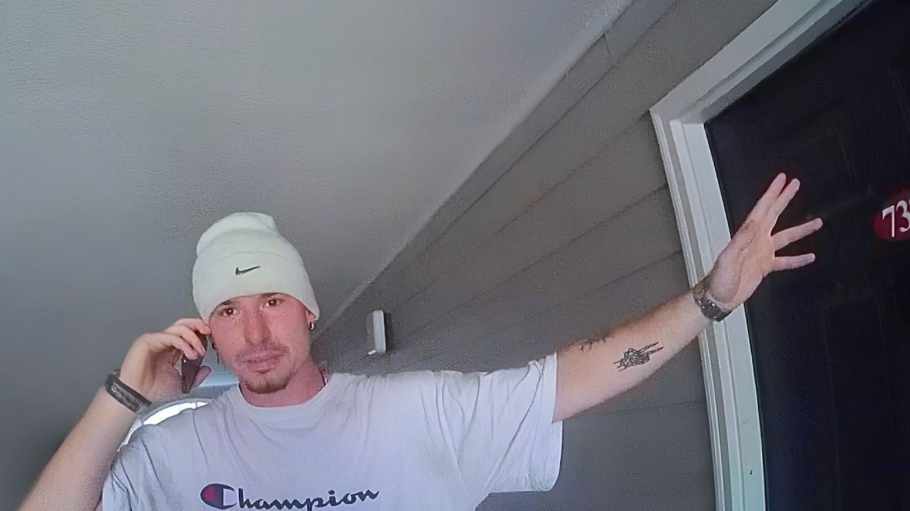 Man Loses It After Finding Out Girlfriend Is Sending Ex Money