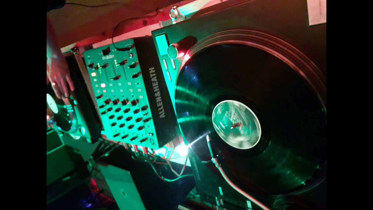Air-Mess @ Frequency 01 (mix tribe)