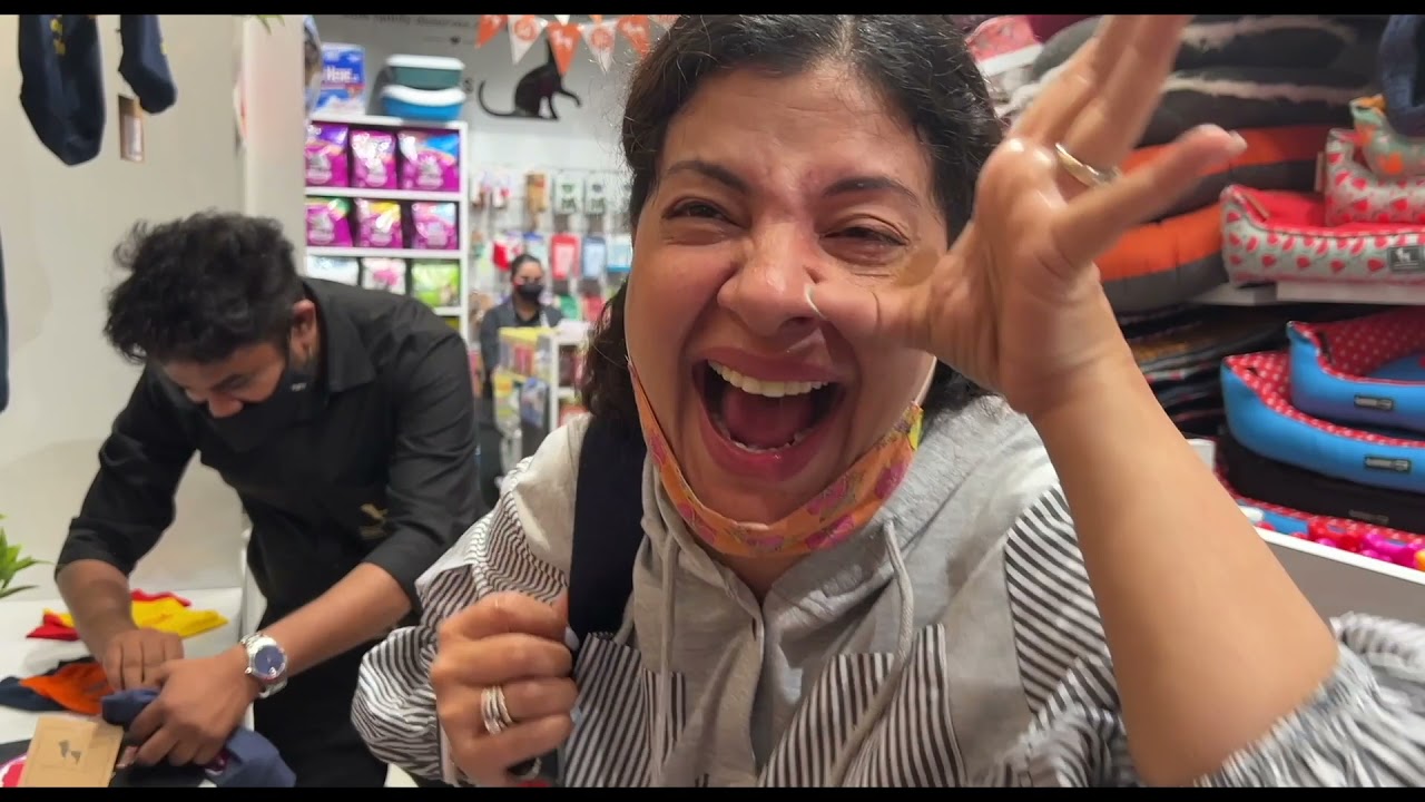 When I described my Chihuahua at Pet Shop | Ss Vlogs :-)