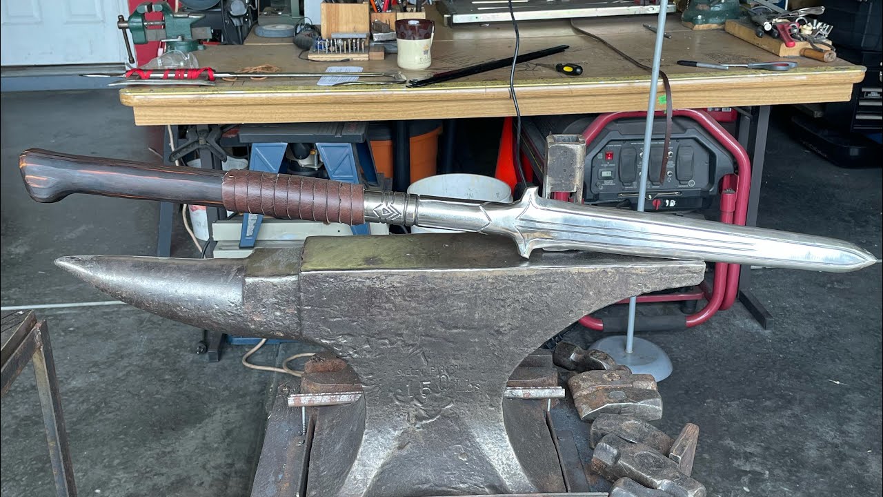How to make King Leonidas’s Broken Spear from Assassins Creed!