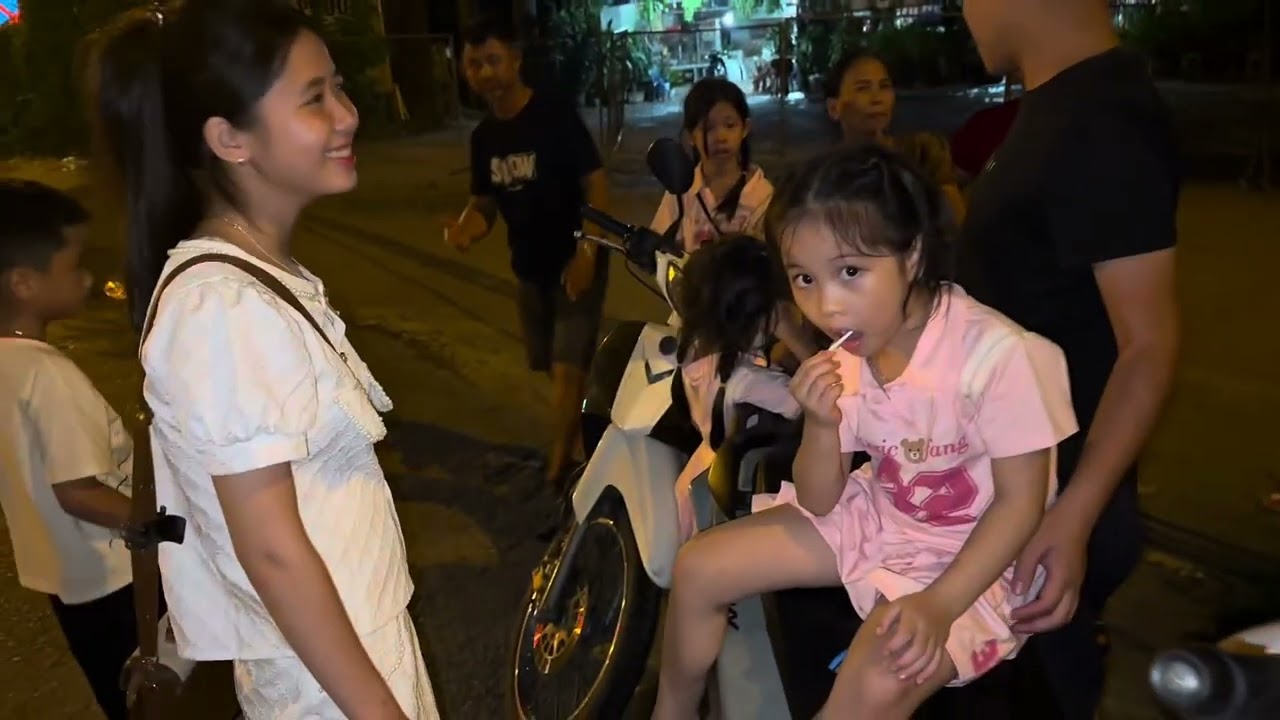 BÉ DIỆU ANH BUỒN KHI ANH CHỊ VÀ DÌ DƯỢNG VỀ QUÊ😂( DỰ LỄ TỐT NGHIỆP CỦA DÌ NGÂN)