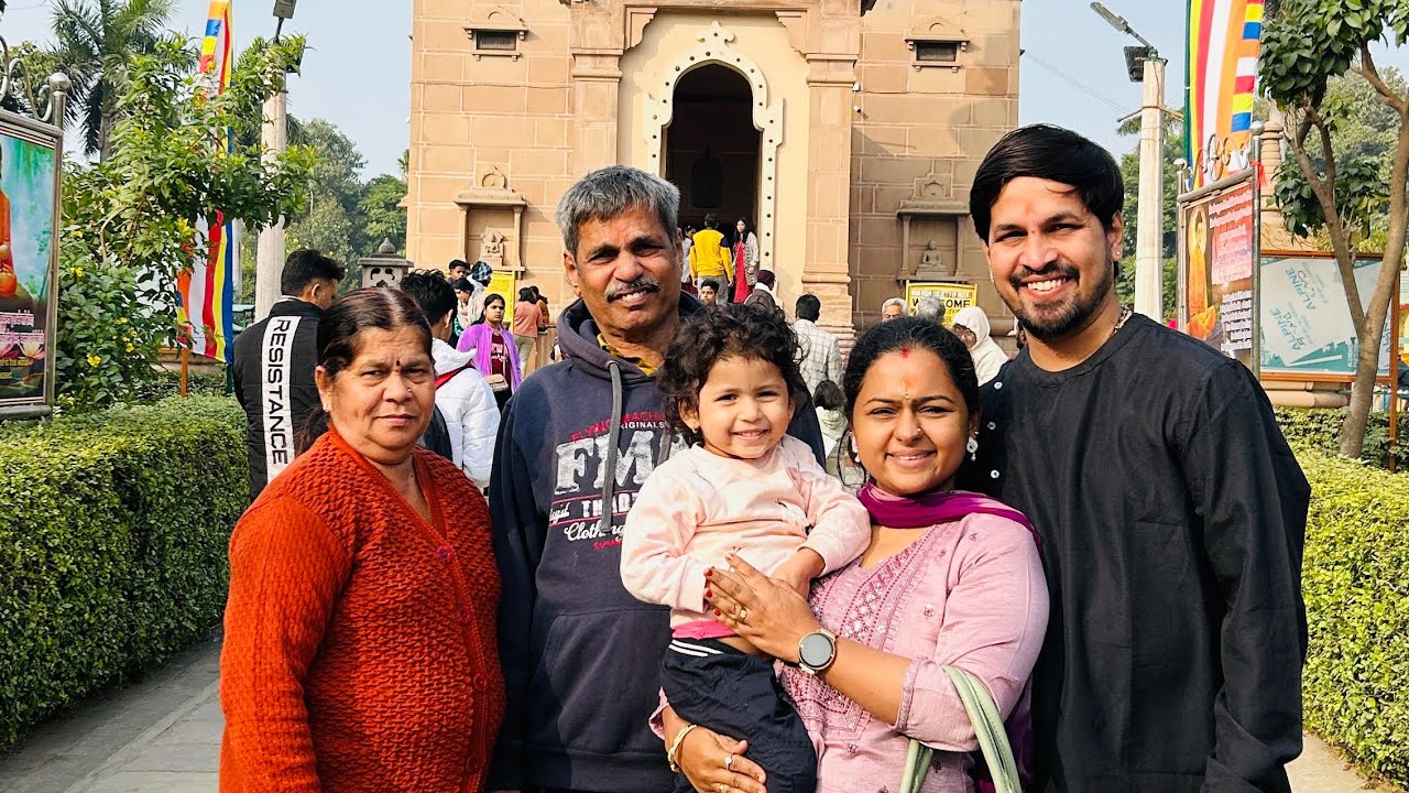 Varanasi-Ayodhya Day 02 Story 🥳|| Kannada Vlog with English Subtitles || ArunKV - Soumyashree 