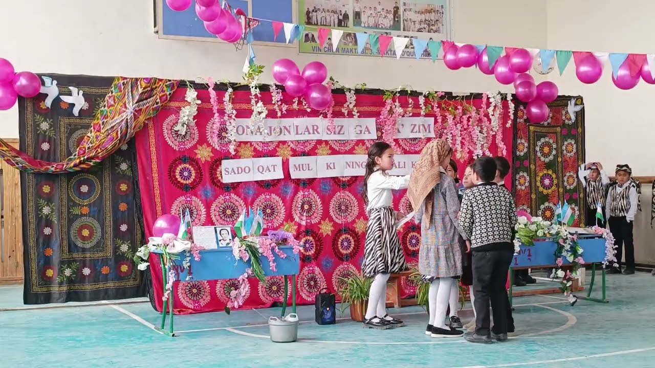 8-MART XALQARO XOTIN-QIZLAR KUNIGA BAG'ISHLAB 3-A SINF ONAJONLAR SIZGA TAZIM NOMLI TADBIR O'TKAZDI.