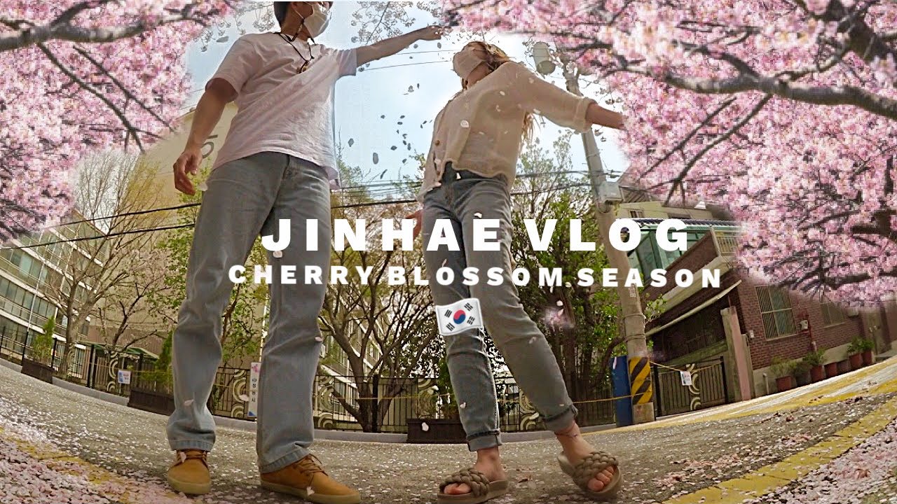 Korea's Most ROMANTIC City 💑🌸... Spring in Jinhae, South Korea