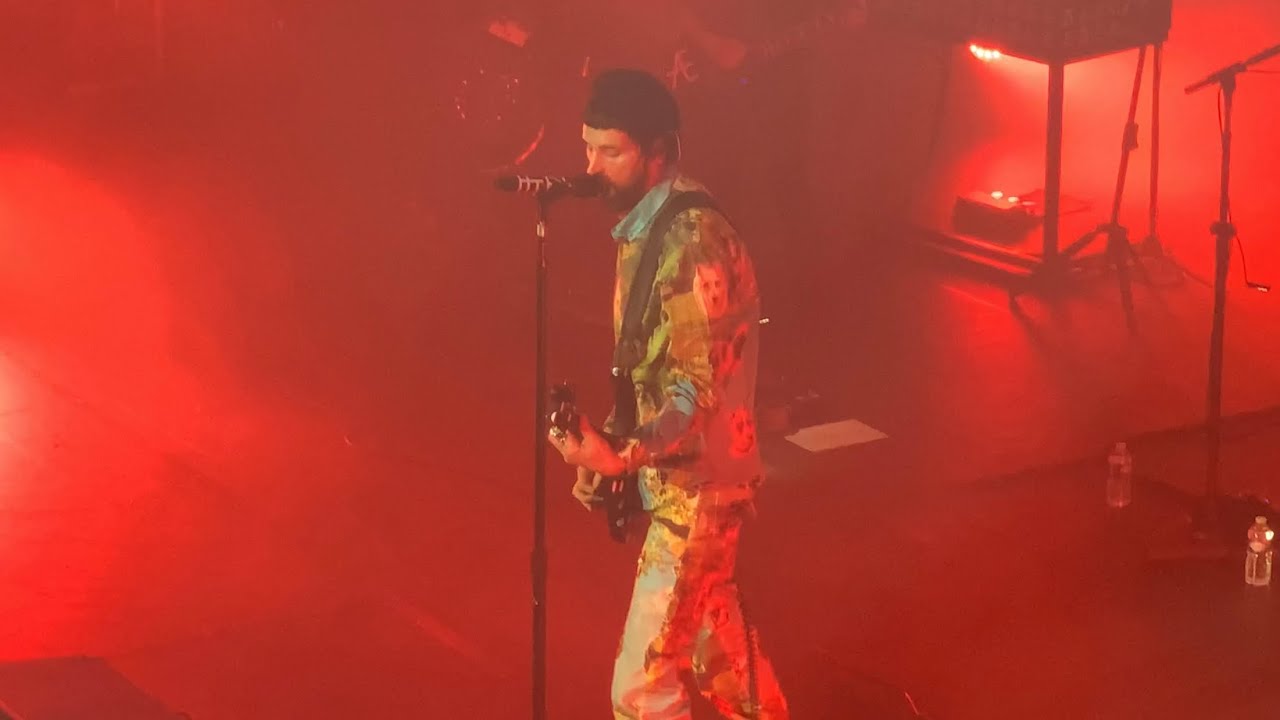 Kasabian Full Performance live @ Paris - Olympia - 14/10/2022