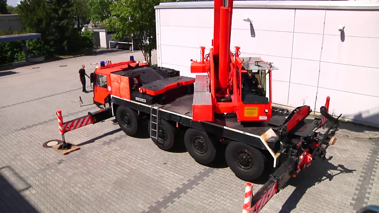 Wofür die Feuerwehr München einen Kran im Einsatz hat