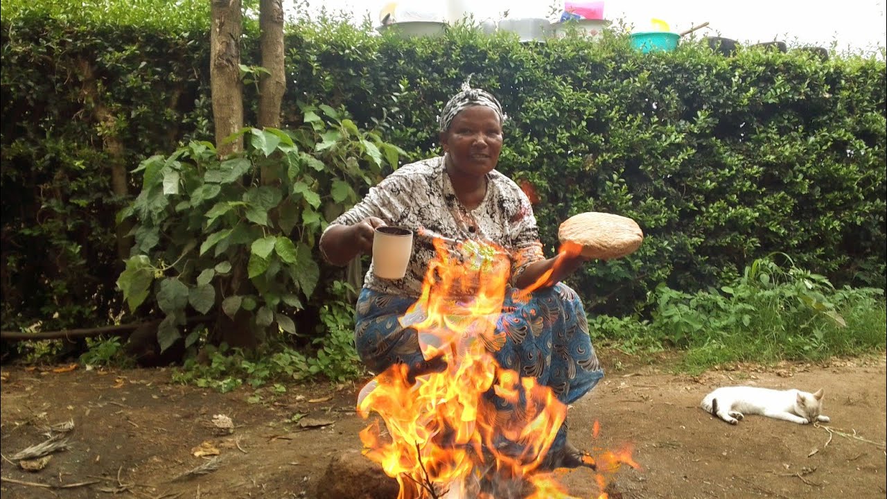 Traditional African village life 🛖 cooking Authentic African arrowroot bread 🍞 firewood cooking 🔥