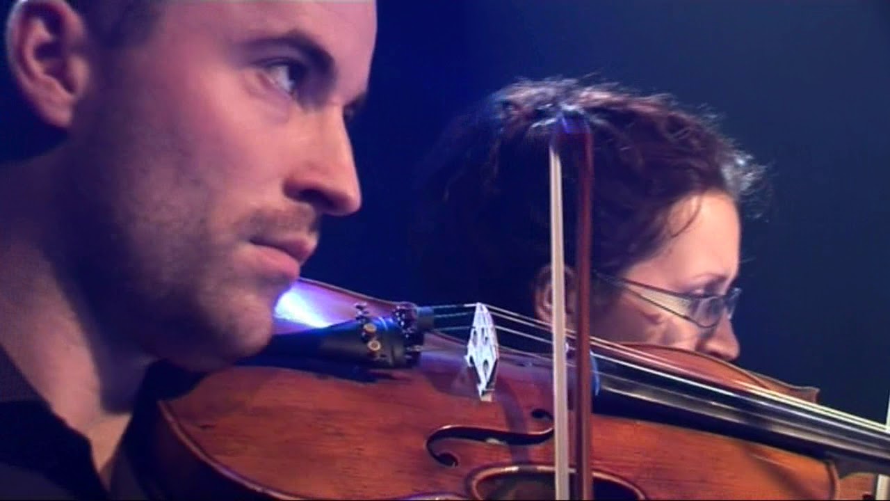 AG Flek ‎– Koncert DVD - 08. Dým