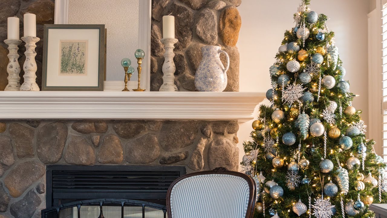 House Tour | Winter Greenery Brings This Family Home Into The Holiday Spirit