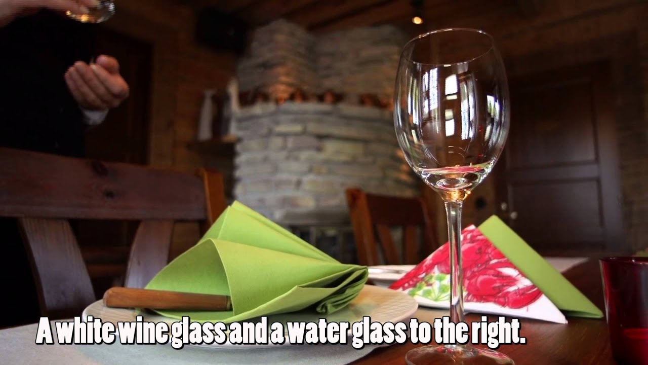 Rapup&ouml;yd&auml;n kattaus &ndash; Setting the crayfish table