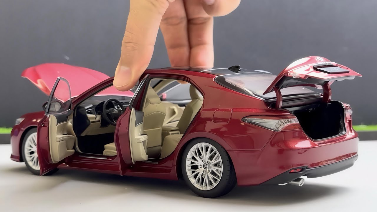 Looking Legendary! 1:18 Toyota Camry Diecast Model Unboxing 🚗🔥
