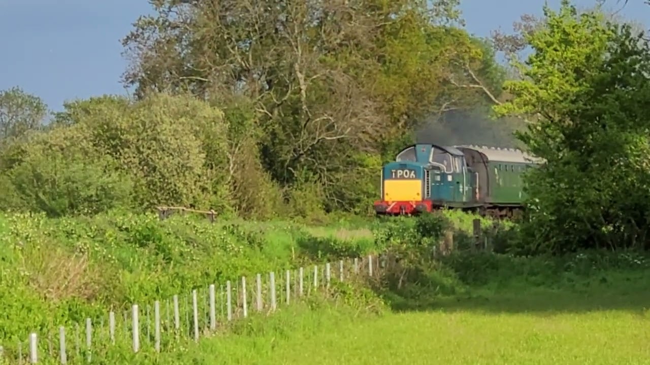 Class 17 Clayton storming past Dickers Crossing at Swanage Railway 2023 Diesel Gala.
