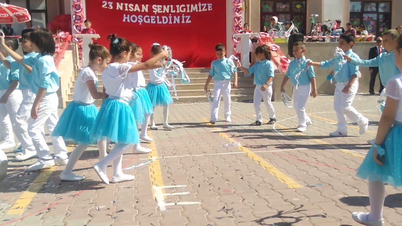 23 nisan tef li tarentella dansı