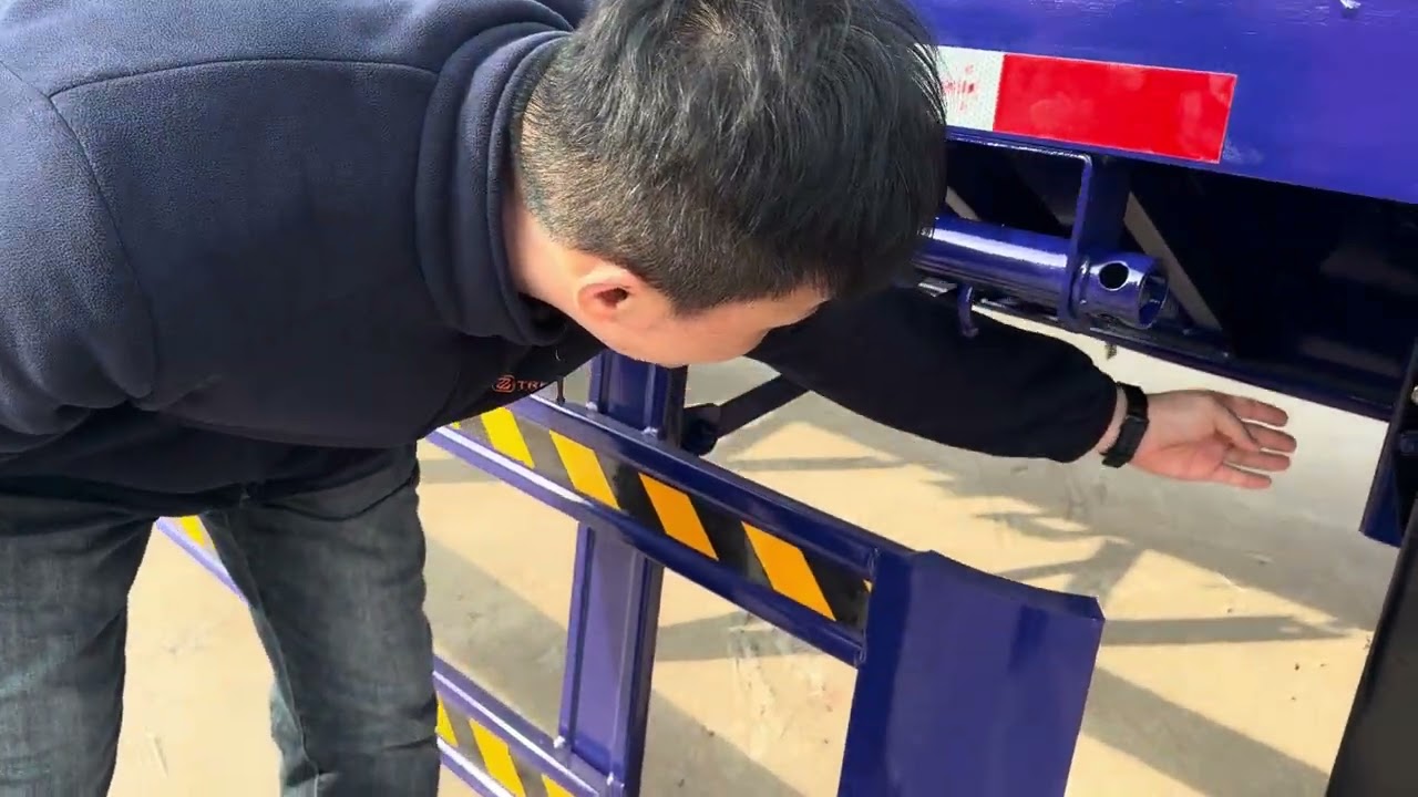 Our staff will introduce our semi-trailer to you