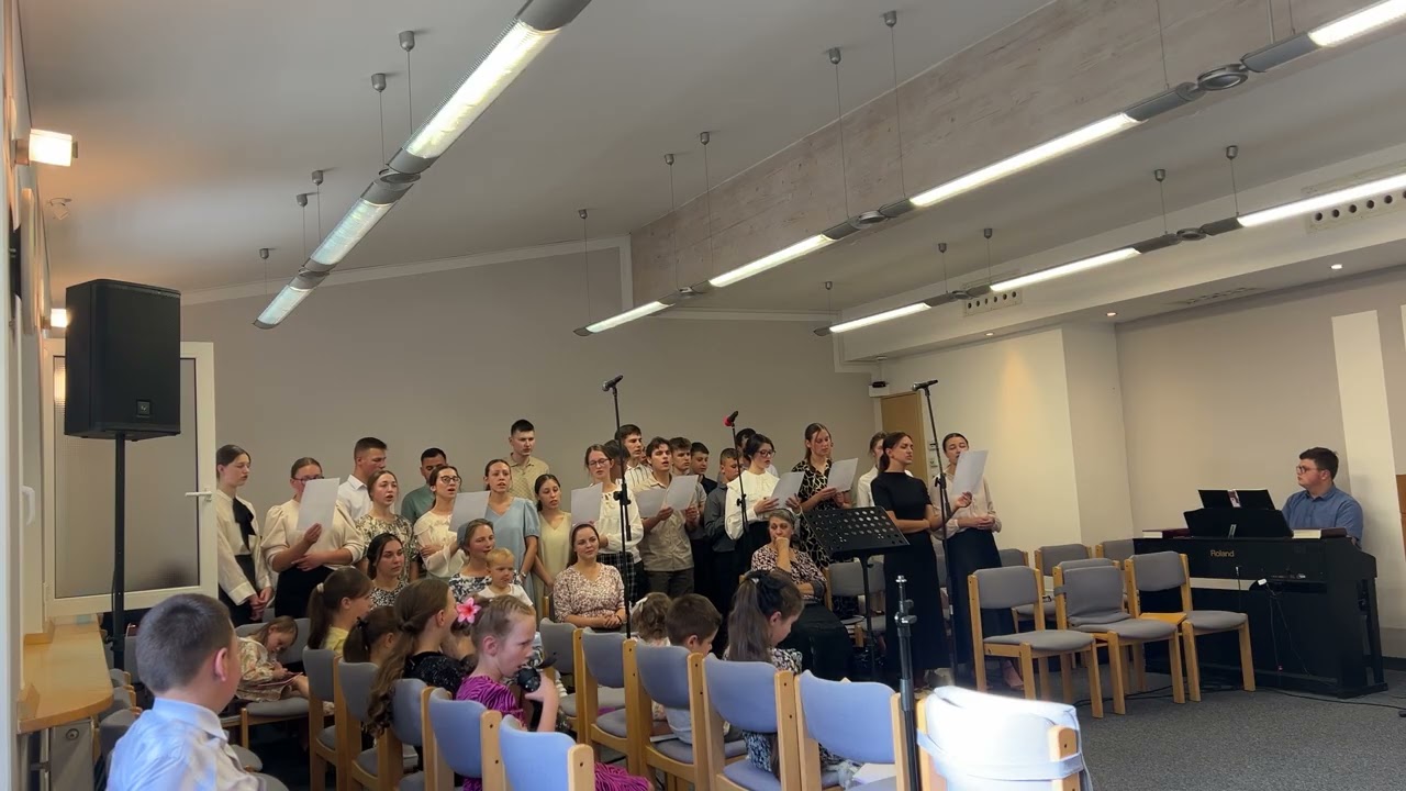 Спів молоді « Багато пісень на землі » 