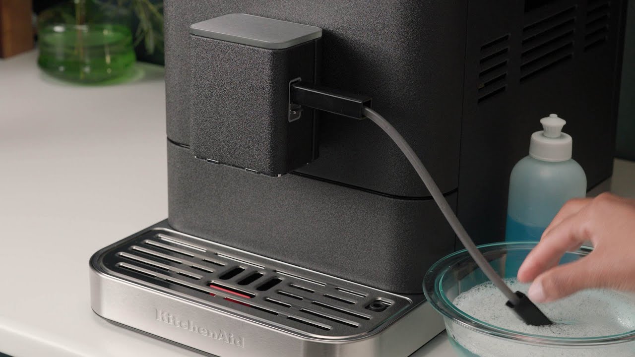KitchenAid Kaffeevollautomat KF6, KF7 und KF8: Reinigung und Entkalkung