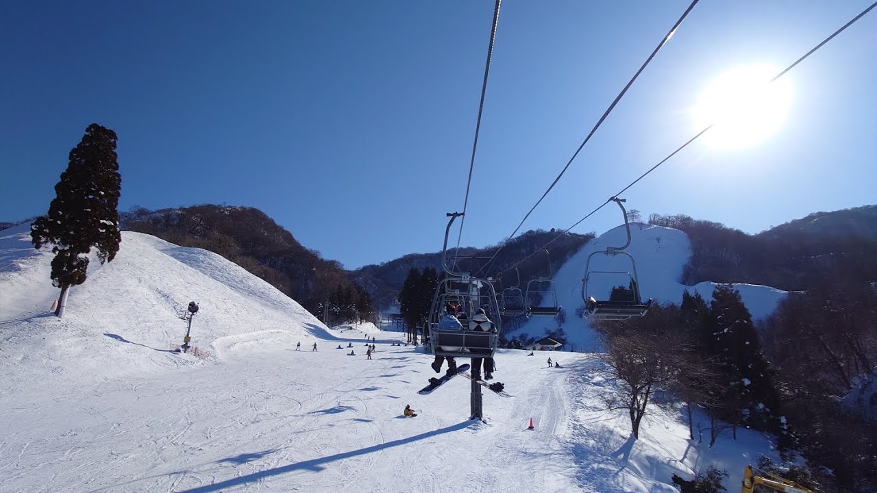 Sliding a Snowboard @グランスノー奥伊吹(Gransnow Okuibuki)